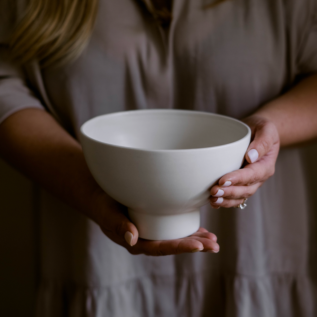 The Low Ceramic Bowl in Moon